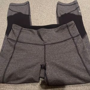 EUC Lululemon Grey and black leggings